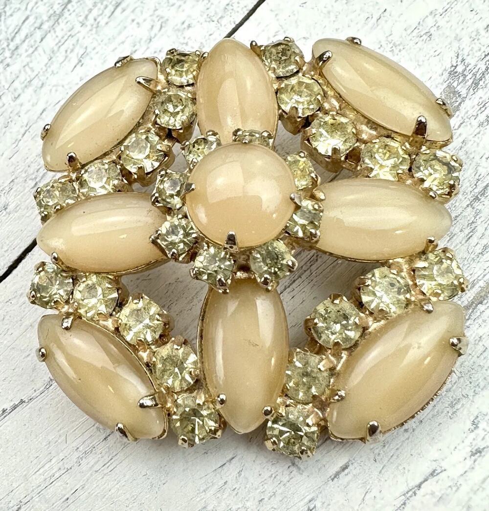 Vintage Yellow Marquise Prong Set Rhinestone Square Dome Gold Tone Pin Brooch